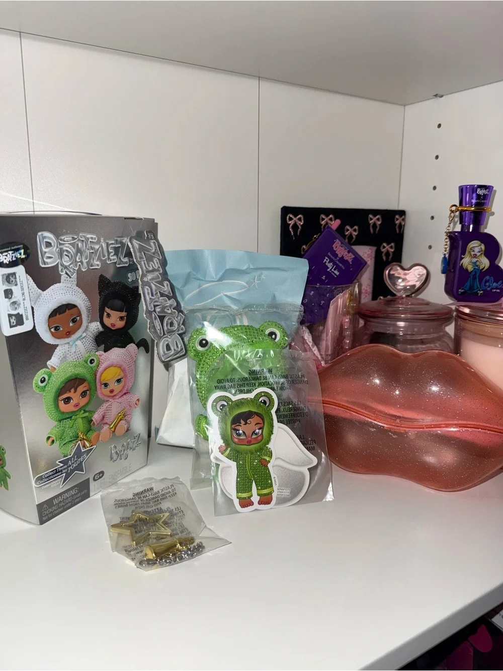 Bratz Bratziez Mini Yasmin Doll Green Frog Onesie Accessory